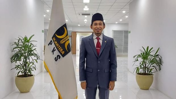 Bukhori Yusuf.