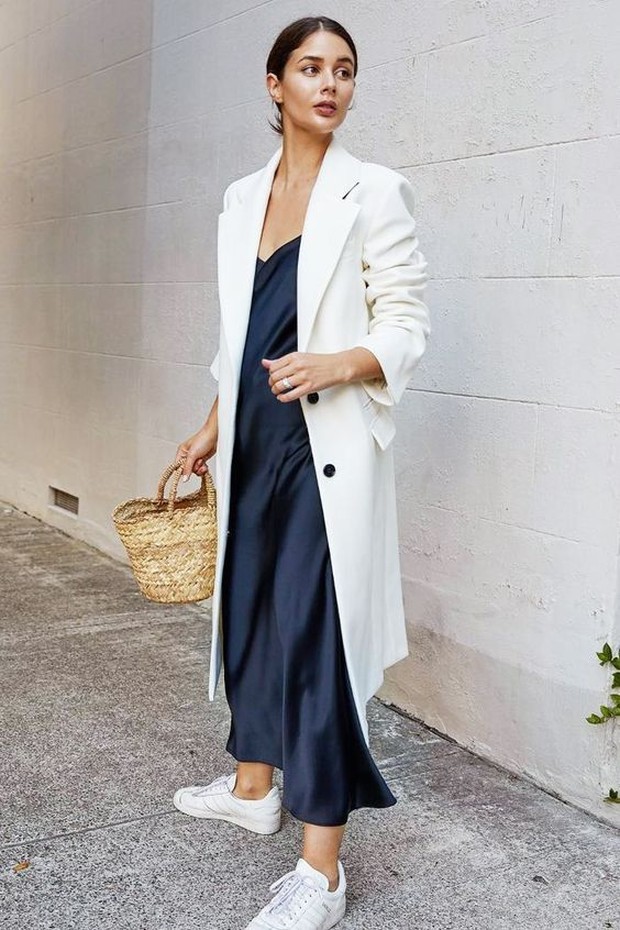 Contoh gaya fashion minimalist/ foto: whowhatwear.co Contoh gaya fashion minimalist