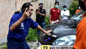 Foto-foto Reka Ulang Penembakan Mobil Bos Tekstil di Solo