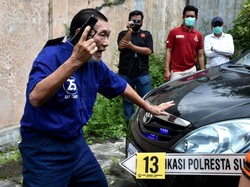 Rekonstruksi Aksi Koboi Kakek Tembaki Mobil Bos Tekstil di Solo