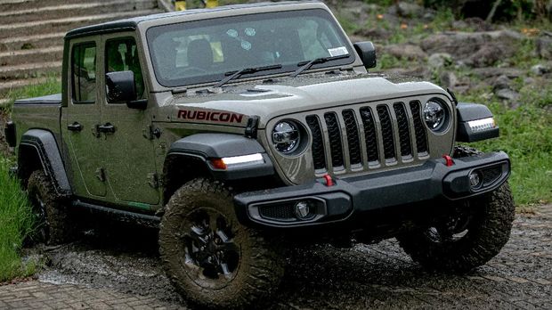 Jeep Gladiator meluncur di Indonesia dengan harga Rp1,98 miliar pada 28 Januari 2021.