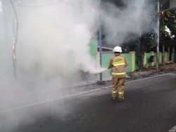 Kabel Optik Terbakar di Jagakarsa Jaksel, Diduga Akibat Arus Pendek