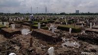 Lahan Pemakaman COVID-19 di Surabaya Sudah Terpakai 3 Blok