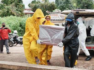 Pengupahan Tak Jelas, Tukang Pikul Jenazah di TPU Cikadut Mogok Lagi