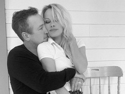 Pamela Anderson Dinikahi Pengawal Pribadinya, Kini Dituduh Jadi Pelakor