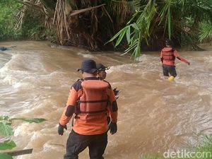 Pencarian Santri yang Hilang di Sungai Kalilebeng Batang Diperluas