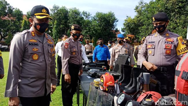 Ini Cara Polisi Antisipasi Pengambilan Paksa Jenazah COVID-19 di Jombang Ini Cara Polisi Antisipasi Pengambilan Paksa Jenazah COVID-19 di Jombang
