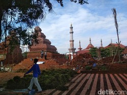 Alun-Alun Kejaksan Cirebon Dipastikan Rampung Februari