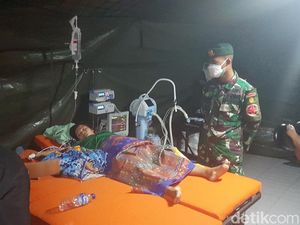 124 Korban Gempa Sulbar Ditangani Tim Medis RS Lapangan Dukungan KSAD 124 Korban Gempa Sulbar Ditangani Tim Medis RS Lapangan Dukungan KSAD