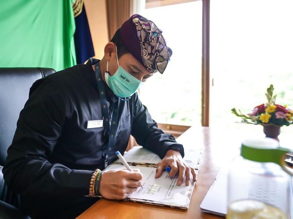 Ngantor dari Bali, Sandiaga Ingin Percepat Pemulihan Pariwisata Ngantor dari Bali, Sandiaga Ingin Percepat Pemulihan Pariwisata