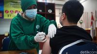 Tenaga Kesehatan Mulai Vaksinasi COVID-19 Tahap Kedua