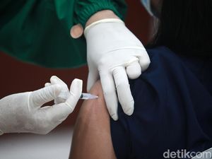 Kendala Vaksinasi: Penerima Tak Hadir-Cold Chain Kurang