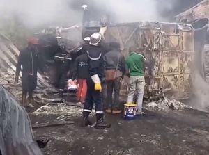 Truk Pembawa BBM Ilegal Hantam Bus di Kamerun, 53 Orang Tewas