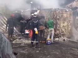 Truk Pembawa BBM Ilegal Hantam Bus di Kamerun, 53 Orang Tewas