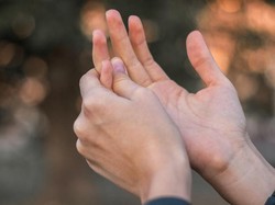 Menurut Studi, Panjang Jari Bisa Ungkap Penghasilan Ibu Kamu