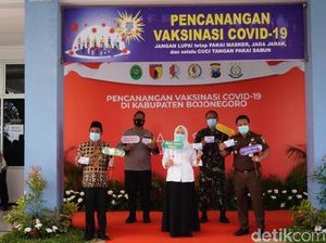 11 Pejabat Disuntik Vaksin COVID-19 Mengawali Vaksinasi di Bojonegoro