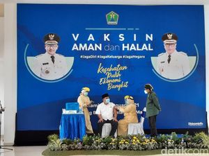 Vaksinasi COVID-19 di Kota Malang, Ini 12 Tokoh yang Pertama Disuntik