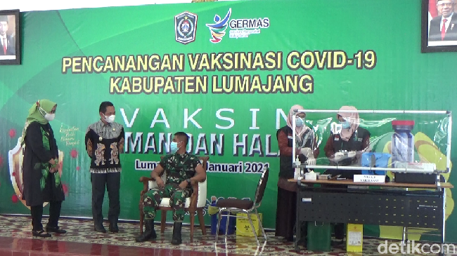 Bupati dan Wakilnya serta Kapolres Lumajang Tak Lolos Vaksinasi COVID-19 Bupati dan Wakilnya serta Kapolres Lumajang Tak Lolos Vaksinasi COVID-19