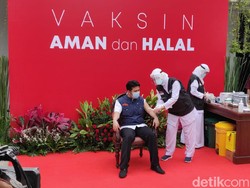 Vaksinasi COVID-19 Kedua, Wagub Emil: Tensi Saya Lebih Rendah dari Pertama