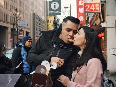 Asmirandah dan Jonas Rivanno Pamer Momen Romantis Saat Kulineran