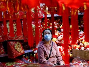 Iming-iming Angpau, China Coba Cegah Mudik Massal Saat Imlek