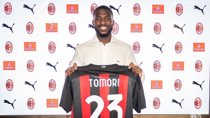 Fikayo Tomori resmi dipinjamkan Chelsea ke AC Milan dengan durasi kontrak hingga akhir musim 2020/2021.