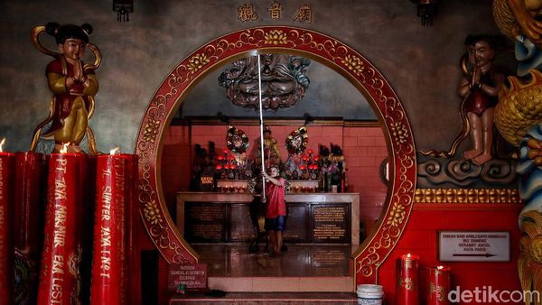 Indahnya Keberagaman di Salah Satu Klenteng Tertua Ibu Kota