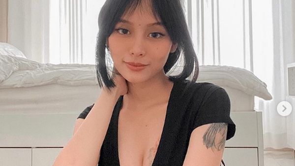 Seksinya Irene Agustine yang Bikin Terpesona