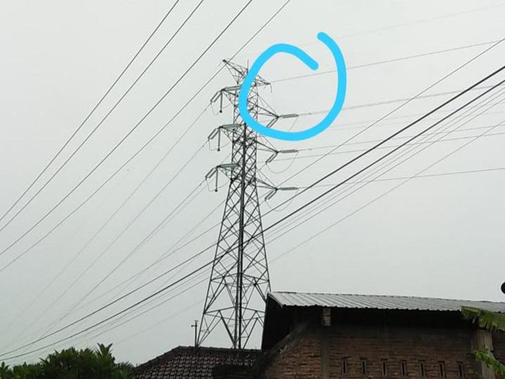 Listrik di Klaten Padam Gegara Jaringan Sutet Putus Tersambar Petir Listrik di Klaten Padam Gegara Jaringan Sutet Putus Tersambar Petir