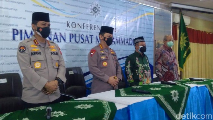 Kapolri Jenderal Listyo Sigit Prabowo silaturahmi ke PP Muhammadiyah (Adhyasta/detikcom)