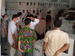 KPU Inhu Buka Kotak Suara untuk Bukti di Sidang MK, Bawaslu Tak Hadir