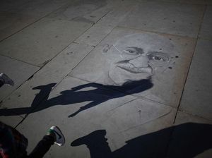 Mengenang Mahatma Gandhi Dalam Bingkai Foto