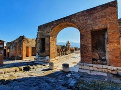 Kisah Manusia yang Selamat dari Letusan Gunung Vesuvius di Pompeii