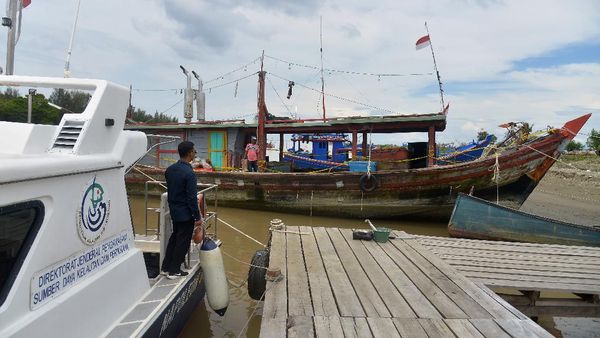 Kapal Ikan Pukat Trawl Ditangkap di Perairan Aceh