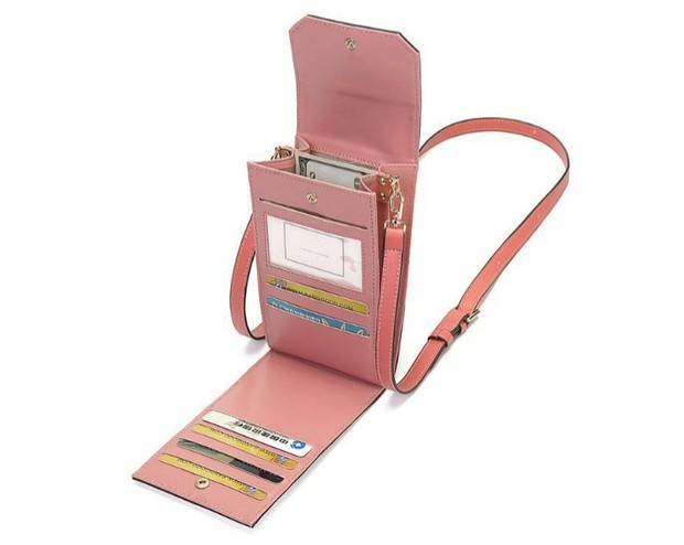 Phone pouch bisa menyimpan kartu dan lipstik/Foto: Pinterest.com/newchicstylist Phone pouch