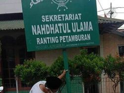 Ramai Plang Nahdhatul Ulama Ranting Petamburan, Kuasa Hukum HRS Ikut Senang