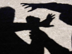 Tambahkan Lada ke Makanan Pesanannya, Tangan Pria Ini Disayat Juru Masak