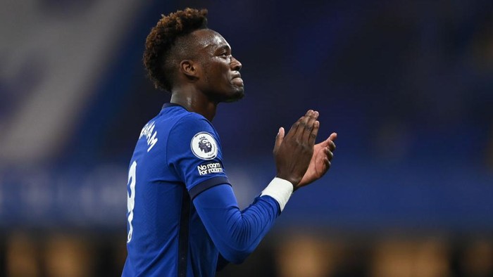 LONDON, ENGLAND - DECEMBER 05: Tammy Abraham of Chelsea shows appreciation to the fans following the Premier League match between Chelsea and Leeds United at Stamford Bridge on December 05, 2020 in London, England. A limited number of fans are welcomed back to stadiums to watch elite football across England. This was following easing of restrictions on spectators in tiers one and two areas only. (Photo by Mike Hewitt/Getty Images)