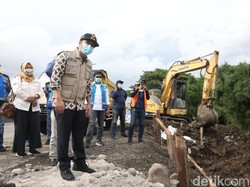 Wagub Emil Harap Perbaikan Longsor Tol Surabaya-Gempol Selesai 9 Hari Lagi