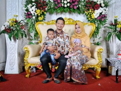 Yuni Yanti Suherman wanita bernama Yuni Yanti Suherman membagikan cerita uang belanja dalam keluarga