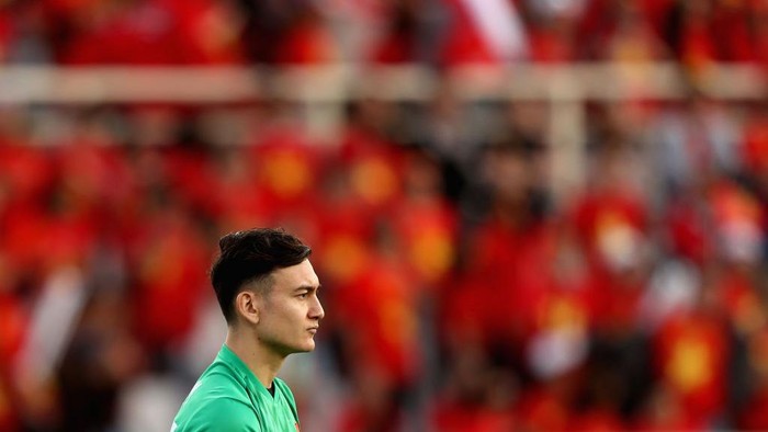 ABU DHABI, UNITED ARAB EMIRATES - JANUARY 12:  Dang Van Lam of Vietnam looks on during the AFC Asian Cup Group D match between Vietnam and Iran at Al Nahyan Stadium on January 12, 2019 in Abu Dhabi, United Arab Emirates.  (Photo by Francois Nel/Getty Images)