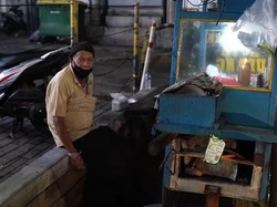 Sedih! Kakek 75 Tahun Jualan Ketoprak, Tapi Cuma Laku 10 Porsi