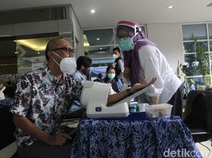 Usai Nakes, Pedagang Pasar di Jawa Barat Akan Divaksinasi