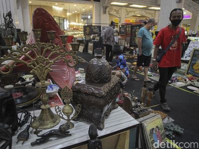 Nostalgia Barang-barang Antik di Festival Djadoelan Sleman