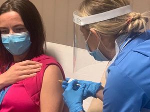 Vaksin COVID-19 Dosis Tunggal Johnson & Johnson 66% Efektif