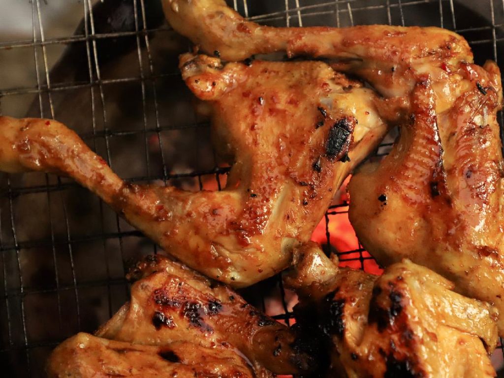 3 Resep Ayam Bakar Tradisional yang Lezatnya Bikin Nambah Nasi Terus 3 Resep Ayam Bakar Tradisional yang Lezatnya Bikin Nambah Nasi Terus