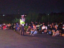 Saat Ratusan Anak Muda Kediri Dikepung Polisi Ketika Mau Balap Liar