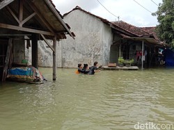 Banjir Luapan Sungai Wulan di Kudus Makin Tinggi, Warga Enggan Mengungsi