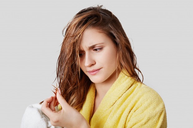 Foto:Tidak Melakukan Perawatan/freepik.com/ Penyebab Hair Coloring Gagal