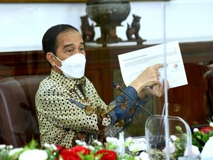 Kepercayaan dan Kejenuhan Masyarakat di Tengah Pandemi Kepercayaan dan Kejenuhan Masyarakat di Tengah Pandemi